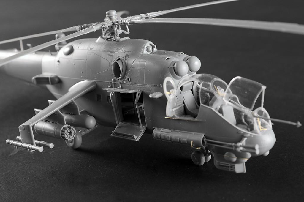 ZVEZDA　1/48　Mi-24P　ハインドF 1/48 Trumpeter Mi-24P Hind-F Helicopter Plastic Model Kit