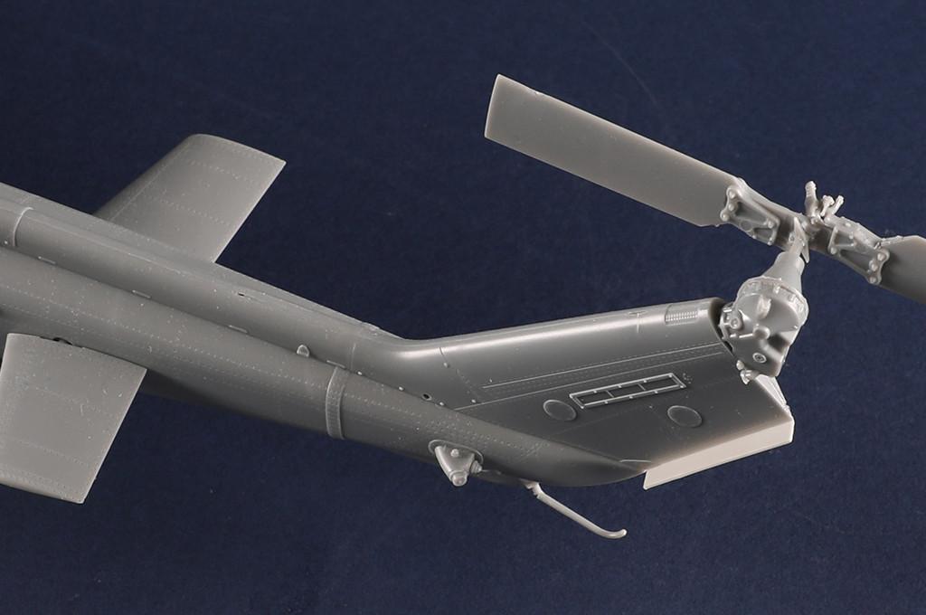 1/35 Trumpeter AH-1W Super Cobra Plastic Model Kit
