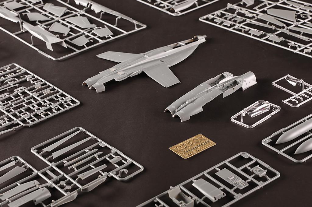 1/48 Hobby Boss F/A-18E Super Hornet VFC-12 Plastic Model Kit