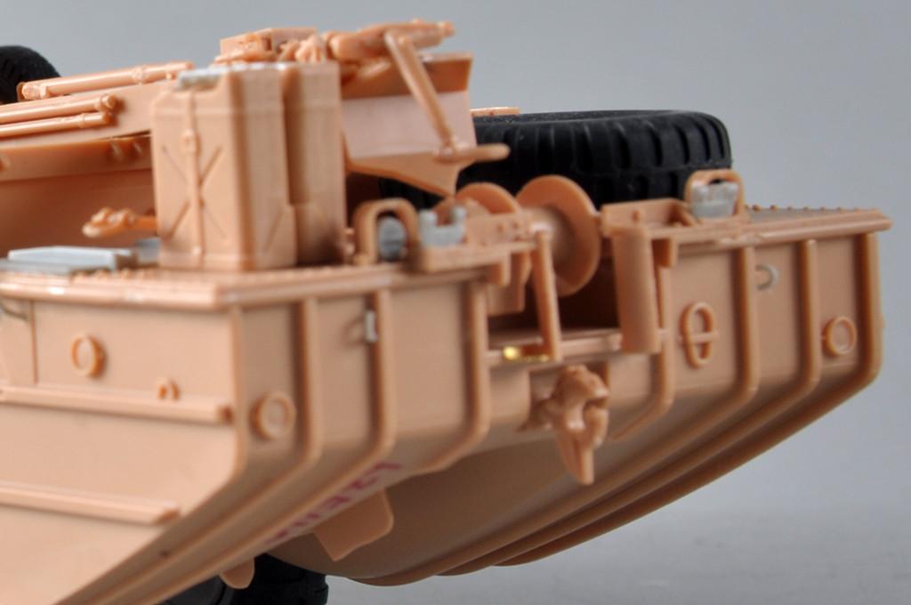 1/35 I Love Kit GMC DUKW-353 w/105mm Howitzer - Squadron.com
