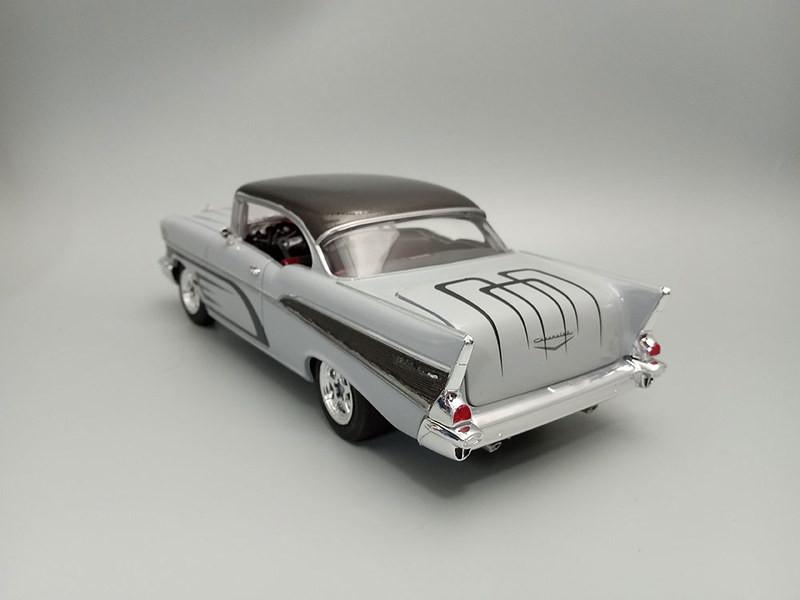 1/25 AMT 1957 Chevy Bel Air Street Machine Plastic Model Kit
