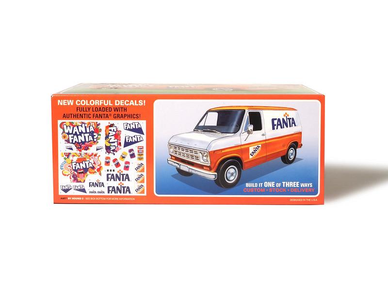 1/25 AMT 1977 Ford Custom Van Fanta Plastic Model Kit - Squadron.com