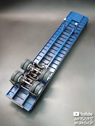 1/25 AMT Fruehauf Flatbed Trailer Plastic Model Kit - Squadron.com