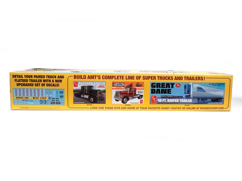 1/25 AMT Fruehauf Flatbed Trailer Plastic Model Kit - Squadron.com
