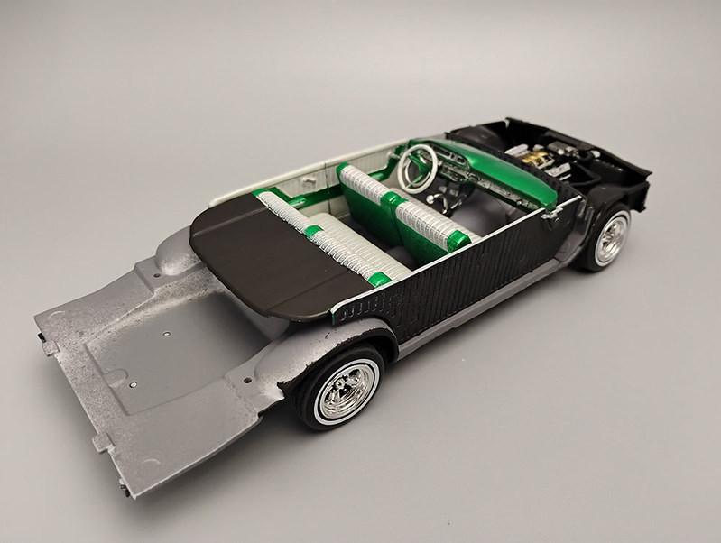 1/25 AMT 1960 Ford Starliner Custom Plastic Model Kit