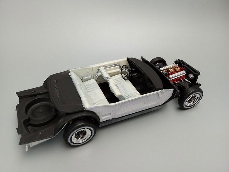 1/25 AMT 1966 Buick Riviera GS Plastic Model Kit - Squadron.com