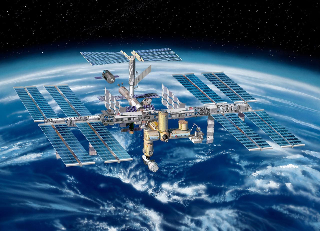Revell 国際宇宙ステーション ISS 1/144 Revell International Space Station