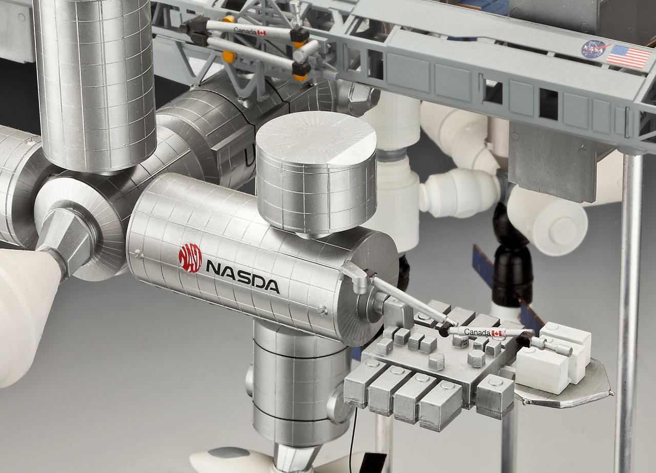 Revell 国際宇宙ステーション　ISS 1/144 Revell International Space Station 
