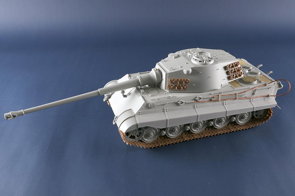 1/16 Trumpeter Pz.Kpfw.VI Sd.Kfz.182 Tiger II (Henschel 105mm