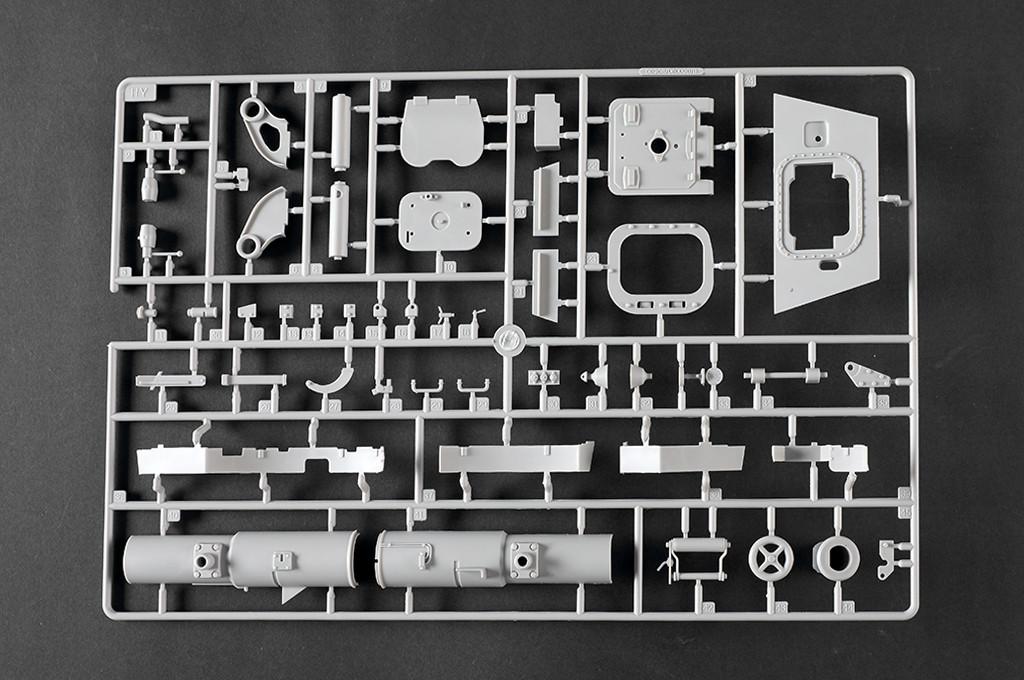 プラモデルセット KV II・Hunting Tigerまとめ 1/16 Trumpeter Pz.Kpfw.VI Sd.Kfz.182 Tiger II (Henschel 105mm