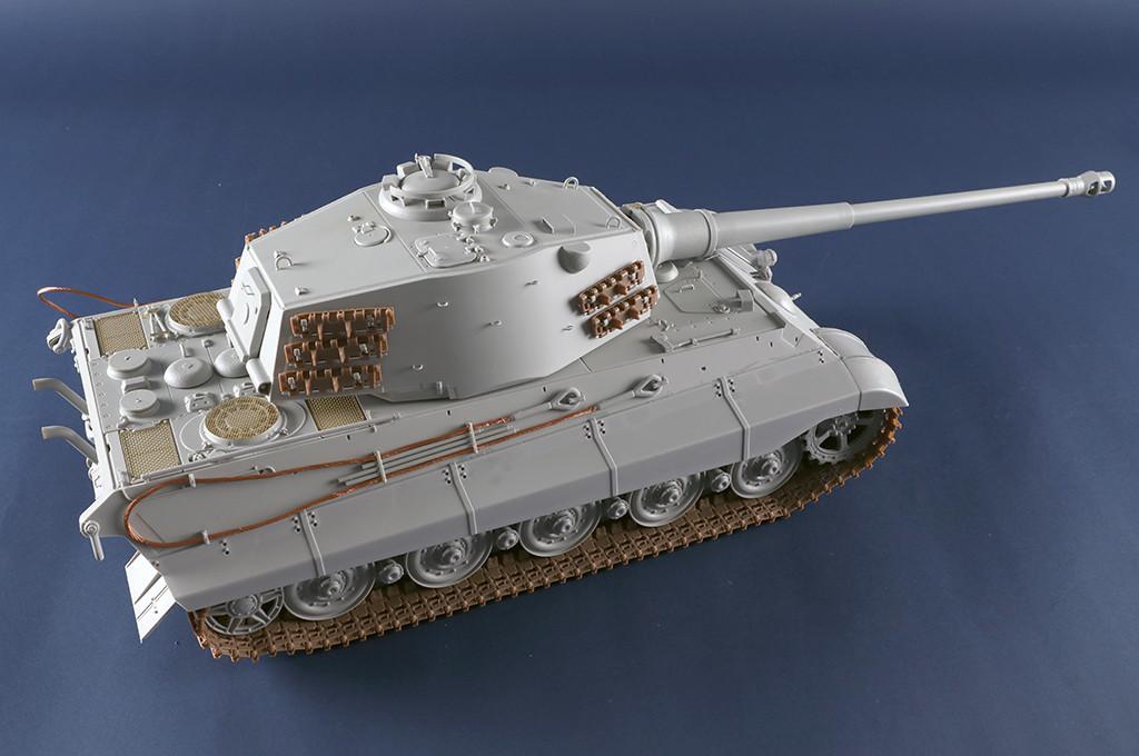 1/16 Trumpeter Pz.Kpfw.VI Sd.Kfz.182 Tiger II (Henschel 105mm