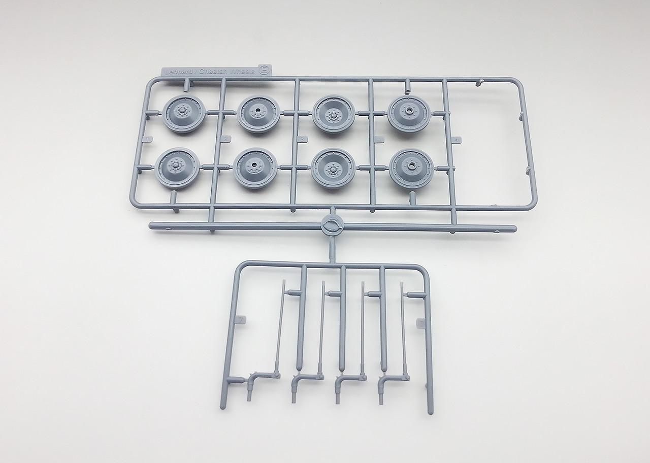 1/35 Amusing Hobby VK3002(DB) - Squadron.com