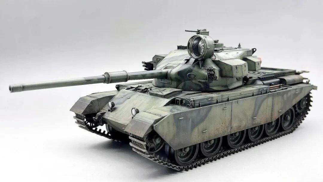 1/35 Amusing Hobby Centurion Action X British MBT - Squadron.com
