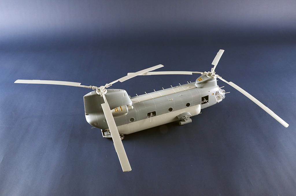 「専用」ACH-47A Armed Chinook 1/35 Trumpeter ACH-47A Armored Chinook Plastic Model Kit