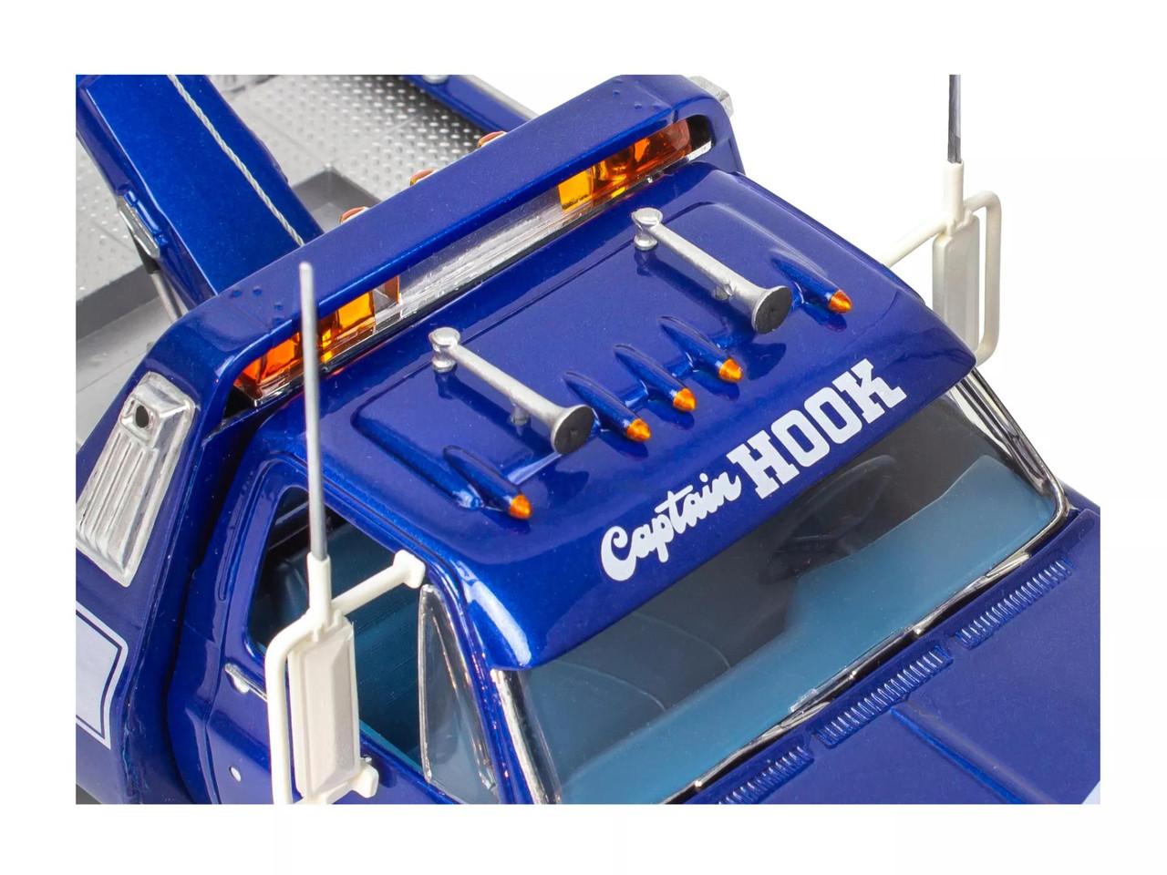 1/25 Carerra Revell 1979 GMC Wrecker Captain Hook Plastic Model