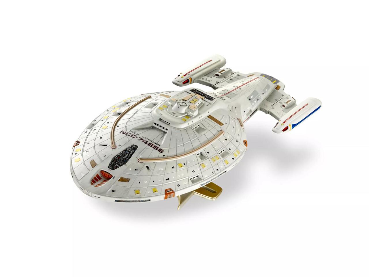 1/670 Revell Star Trek USS Voyager NCC-74656 Plastic Model kit
