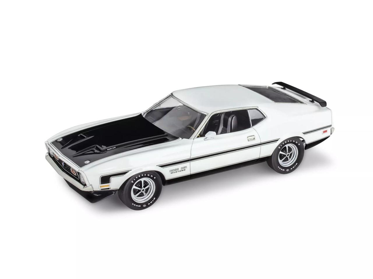 Revell 1/25 '71 BOSS 351 MUSTANG プラモデル 1/25 Revell '71 Mustang Boss 351 Plastic Model Kit - Squadron.com