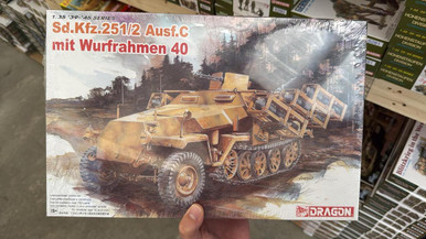 Maquette Sd.Kfz. 251/1 Ausf. C avec lance-roquettes 40, 2emeGM - francis miniatures