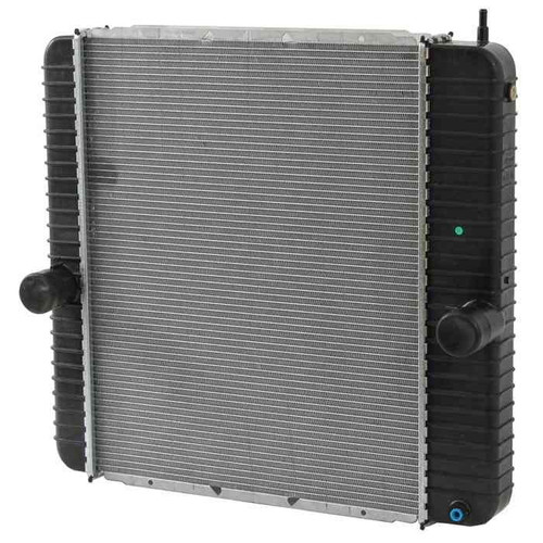 American Radiator 559329A - Radiator for International, Navistar, Ford, 2004-2007 F650, F700, 2002-2007 3000-4600