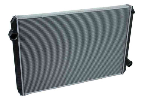 American Radiator 557121A - Radiator for International Navistar, 2000, 2500, 2600, 5000, 5500, 5500I, 5600, 5600I, 5900, 5900I, 7300