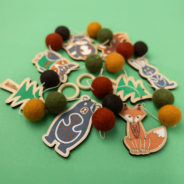 The Woodsy Craft Co. - DIY Craft Kit - Woodland Garland
