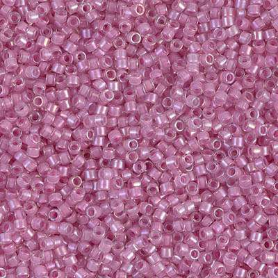 11/0 Delica Beads Lined Pale Lilac AB