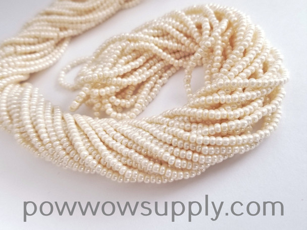 11/0 Seed Beads Pearl Light Eggshell