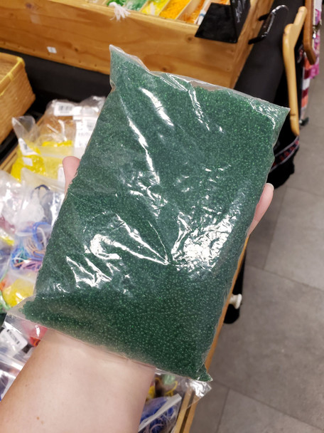 10/0 Seed Beads Transparent Green 1/2 kilo (loose)