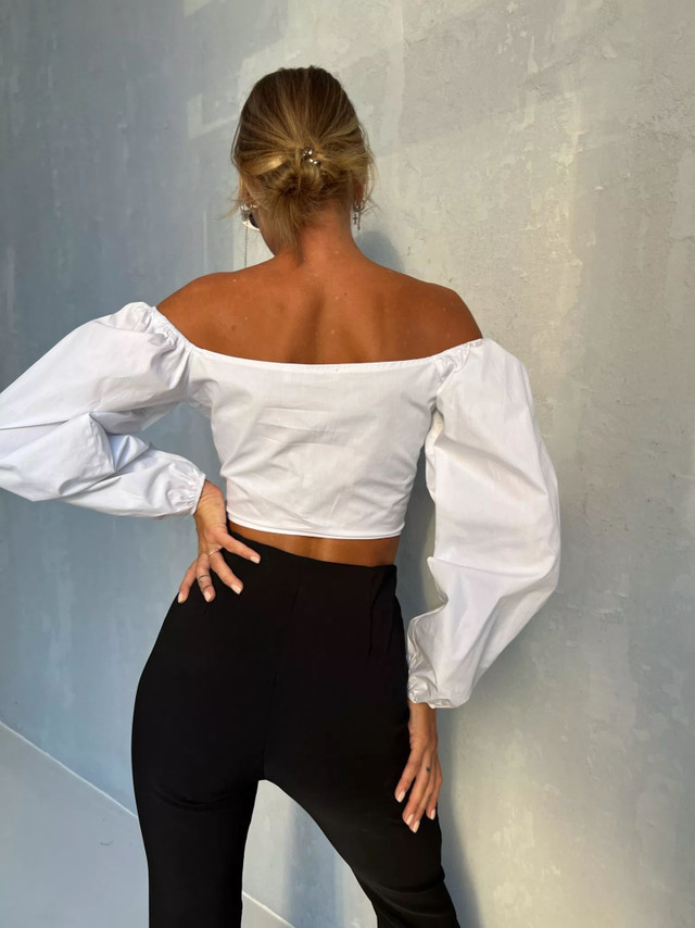 Second image of the product Renaissance Puff-Sleeve Corset Crop Top