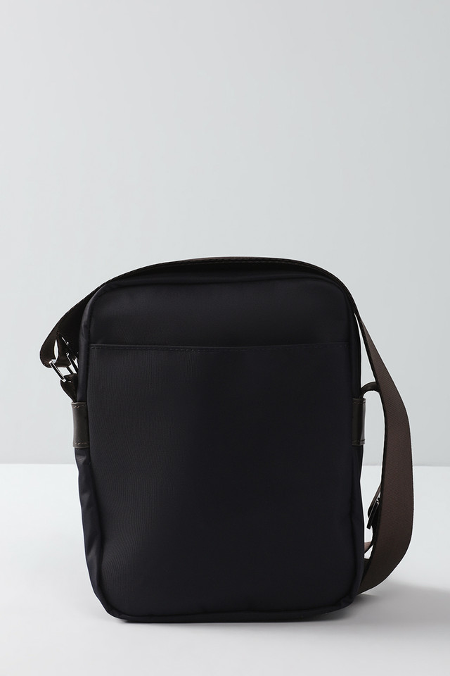 Second image of the product Urban Stealth Compact Messenger Bag