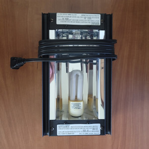Zilla Mini Heat & UVB Fixture. Zilla Mini Heat & UVB Fixture.