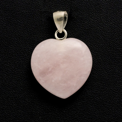 rose quartz heart stone