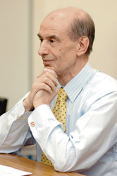 Leo Francis Goodstadt 顧汝德