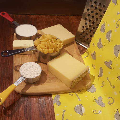 Mac&Cheese Original kit. Cheeseboard and measuring cups not included