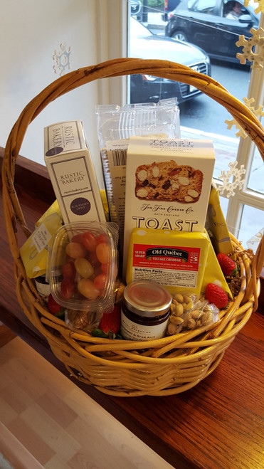 Cheesy Gift Basket Medium