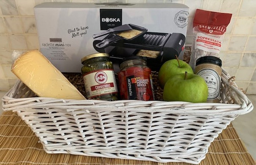 A delightful basket for Raclette fans. A delightful basket for Raclette fans.