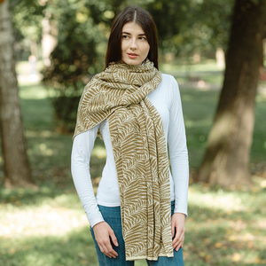 Newgrange Fern Wrap	LS104 - 402	Fawn Brown