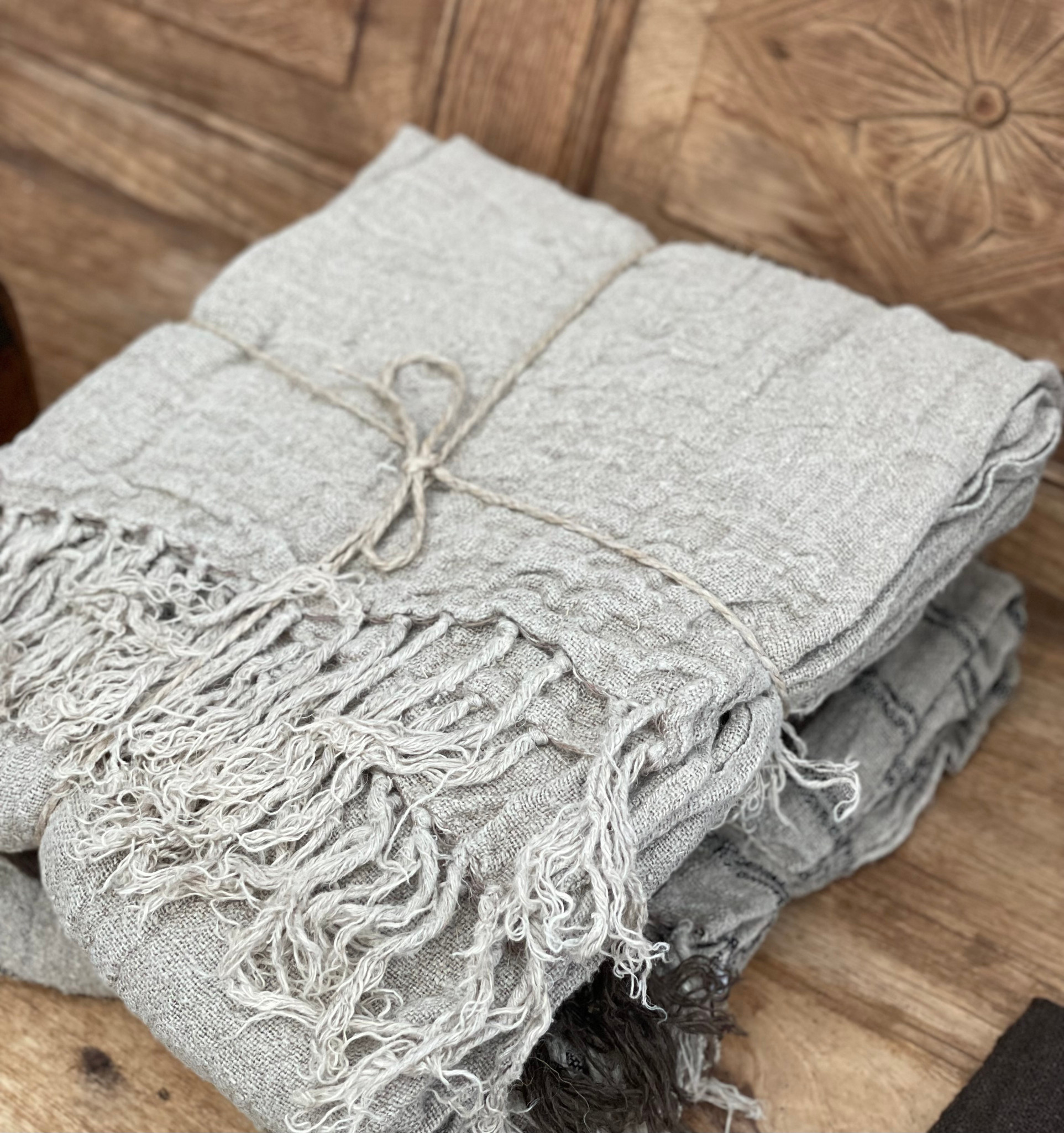 Angaston Fringed Linen Bed Throw - Linens Unlimited