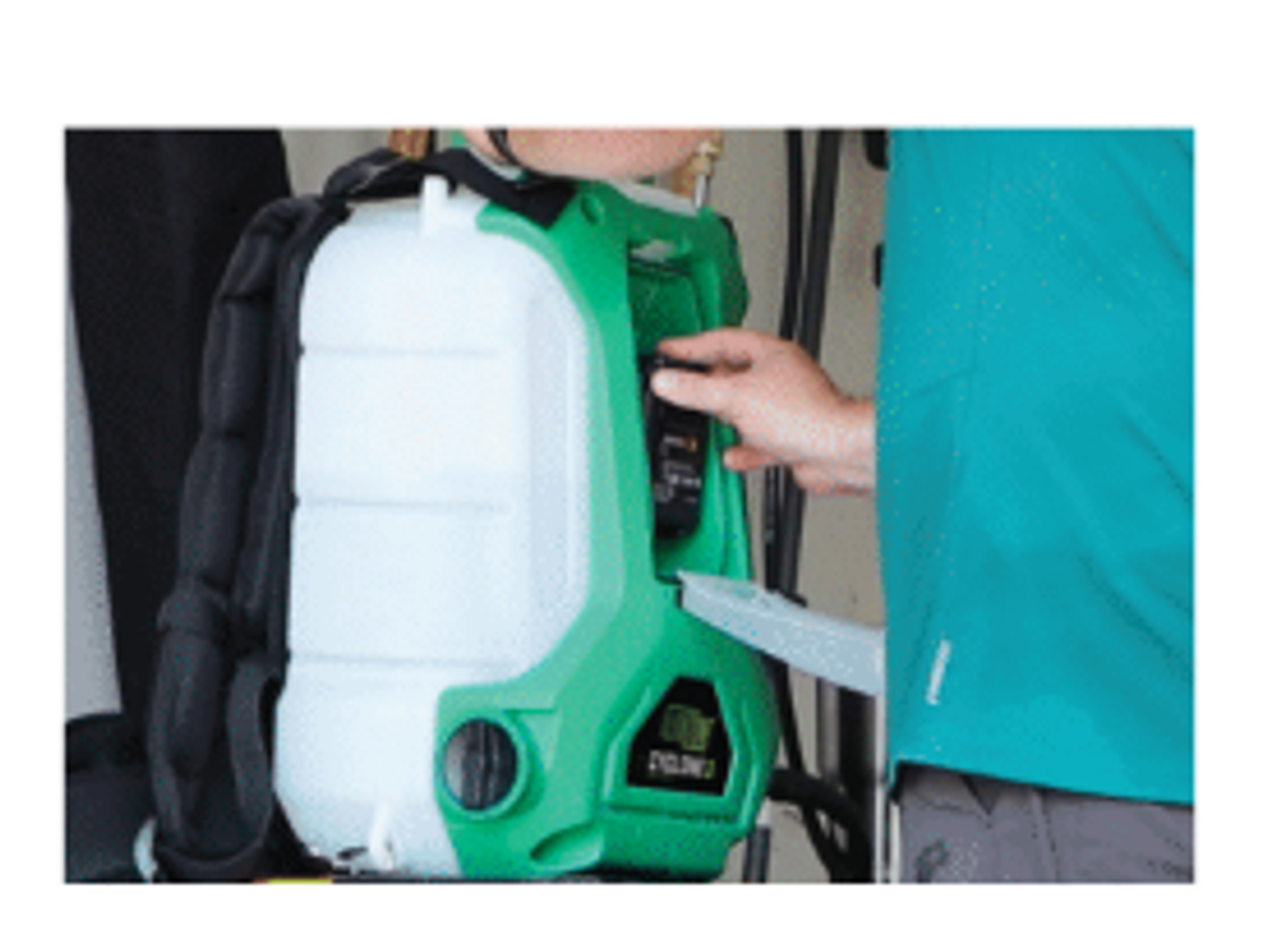 FlowZone Cyclone 3 Battery Powered 4 Gal. Backpack Sprayer FZVAAJ3