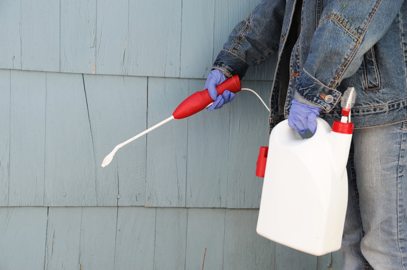 10 Safety Tips for Using a Pesticide Spray