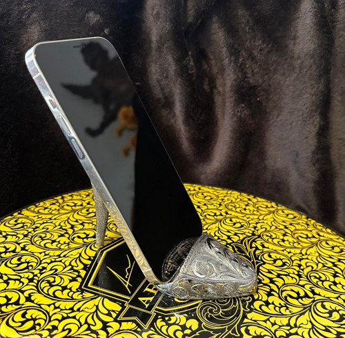 Each piece is hand engraved and has a unique design variation.
No two pieces are the exactly alike.