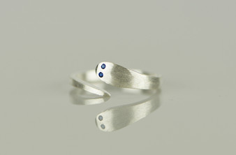 925 Sterling Silver Cute Snake Blue Cubic Zirconia eyes Resizable Ring