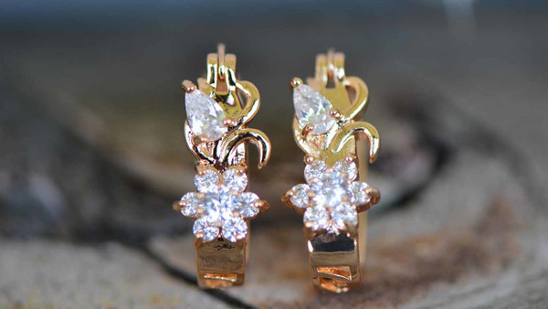 18K Gold White Flower Zircon AAA Designer Brass Earrings