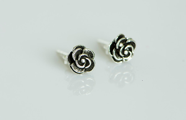 AamiraA 925 Sterling Silver Rose Antique Look Stud Earrings