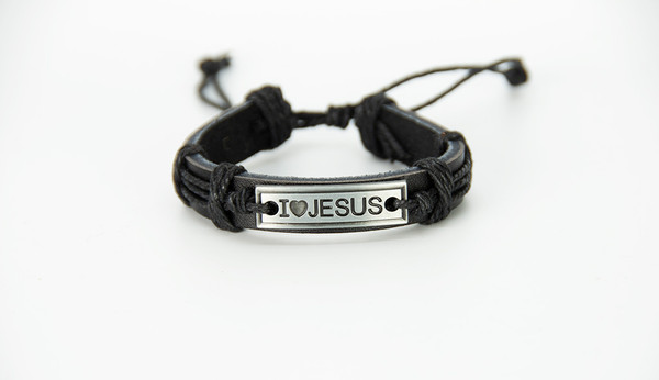 AamiraA hristian Religious Cross Plate Jesus Genuine Leather Unisex Bracelet