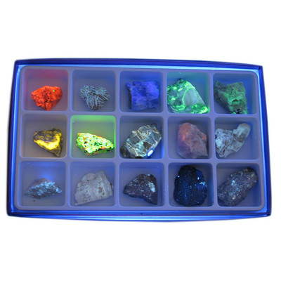 Fluorescent Minerals Short and Long Wave - 15 Spec. 1-1/2" x 1-1/2" || 42-