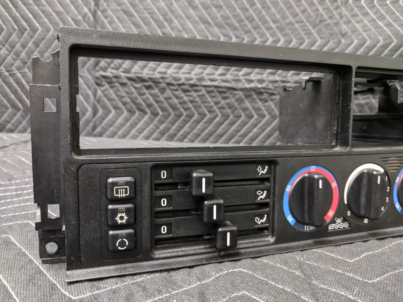 BMW E34 Heater Control Unit With Bezel 65811384121