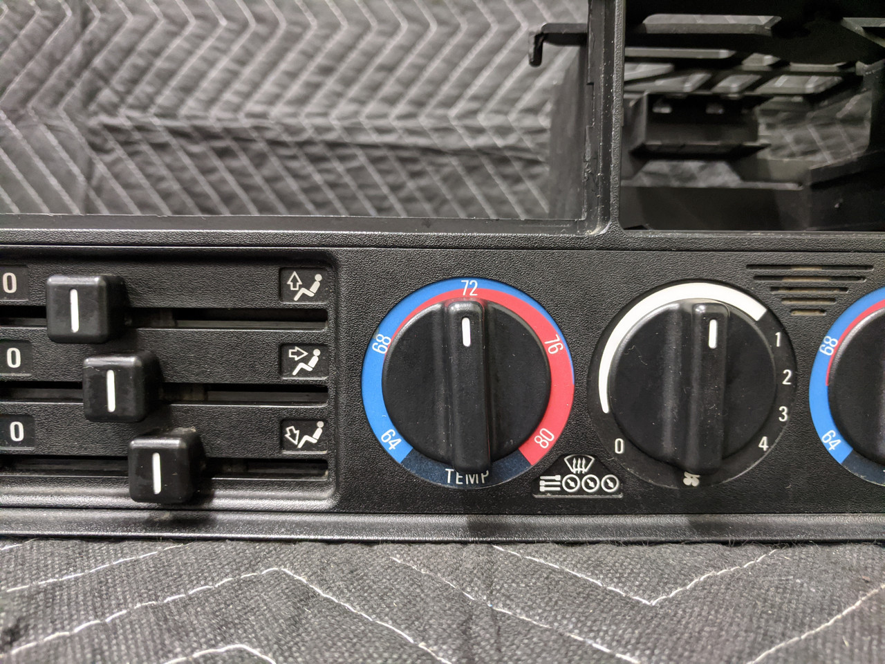 BMW E34 Heater Control Unit With Bezel 65811384121