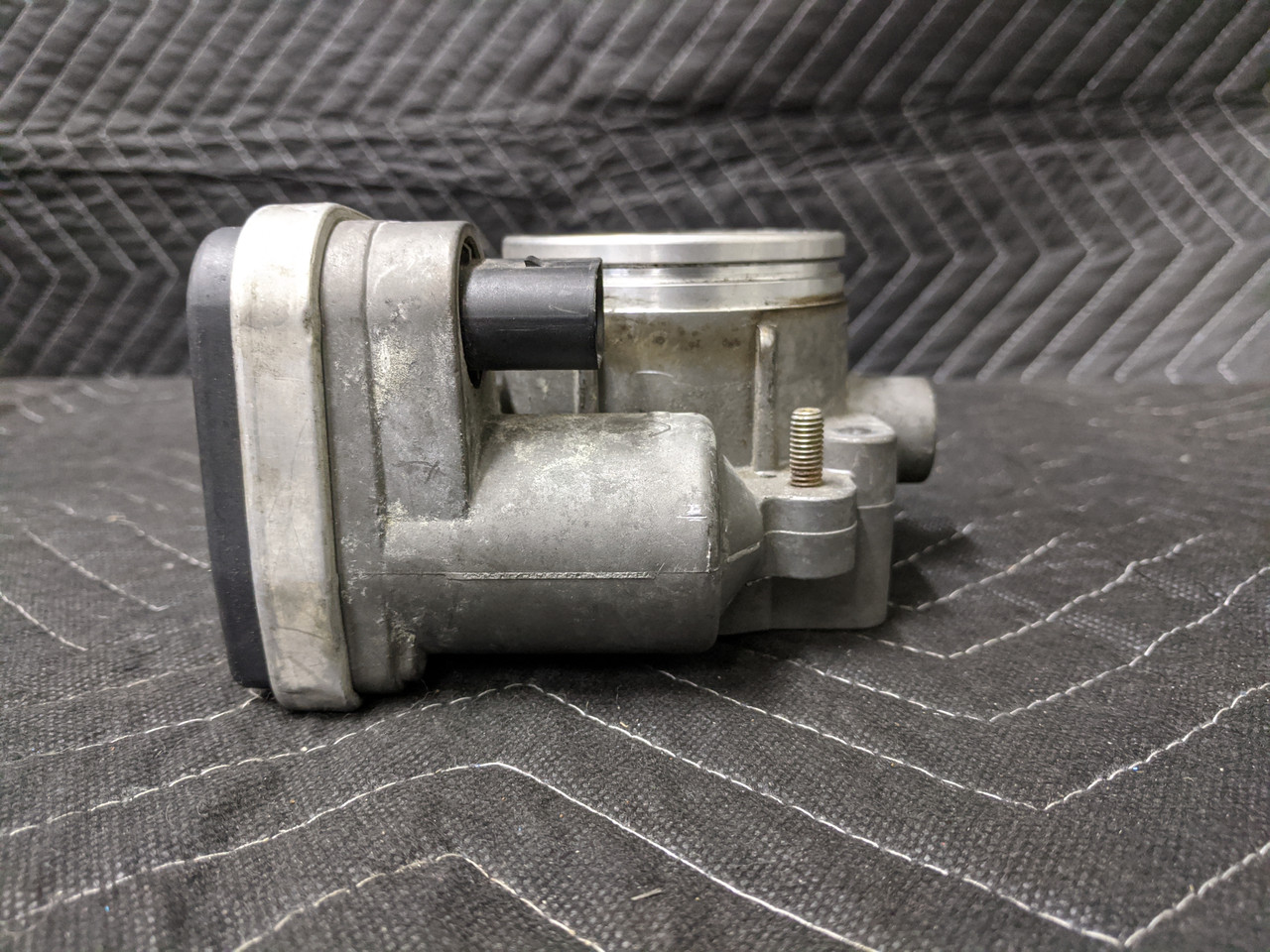 BMW E39/E46/E60/E61/E83/E85 Throttle Body 13547502444