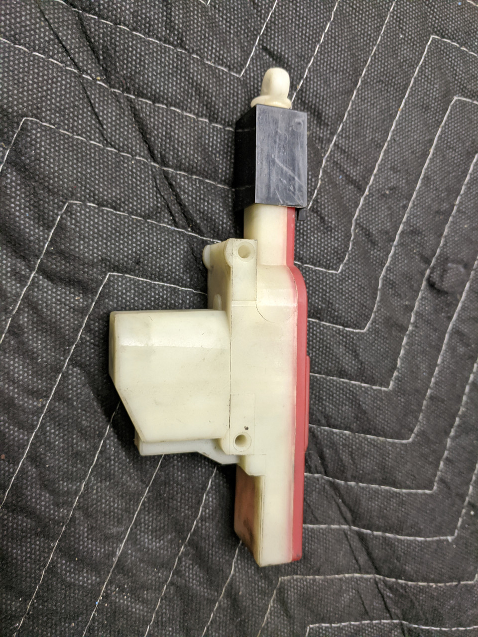 BMW E23/E30 Door Lock Actuator Rear 51261373184